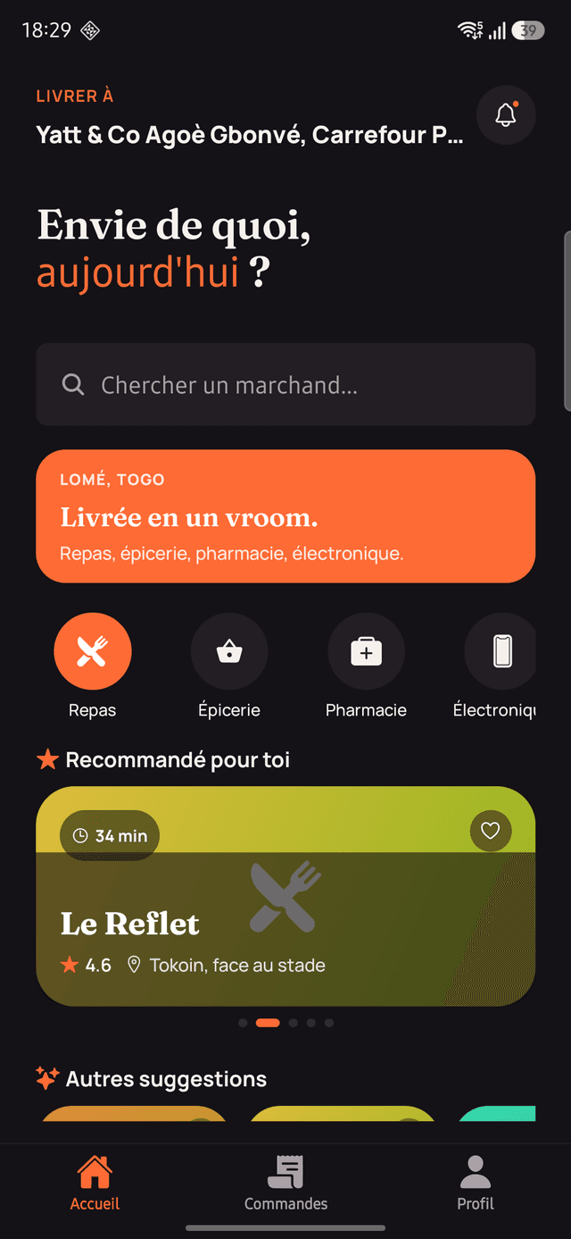 Écran d'accueil de l'app client Vroom avec la recherche de marchand et les quatre catégories